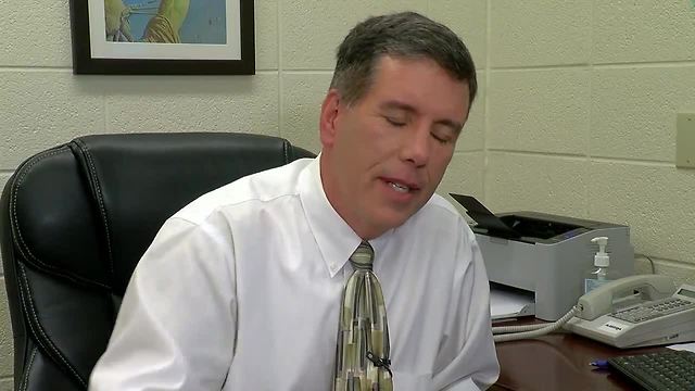 As early voting gets underway Ohioans begin to weigh in on Issue 2