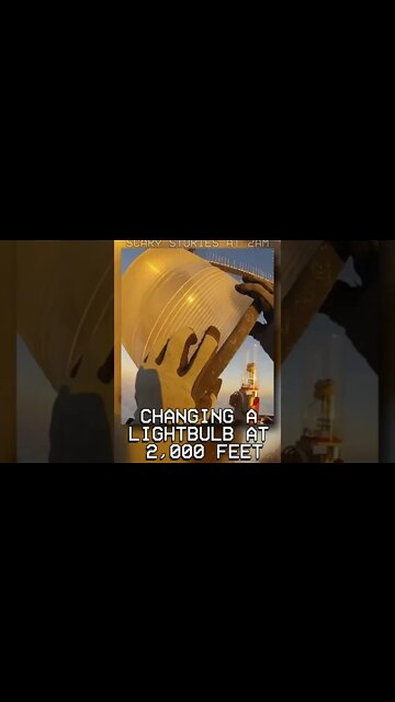 changing a lightbulb on top a 2,000ft radio tower #shorts