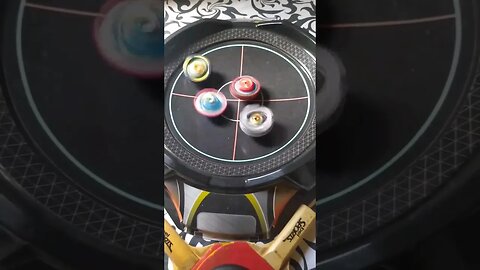 se liga em quem venceu a batalha #beyblade #batalhadebeyblade #beybladeburst