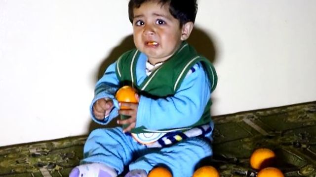 Check epic facial expression of kid after Acidulous Taste of Cort of Orange