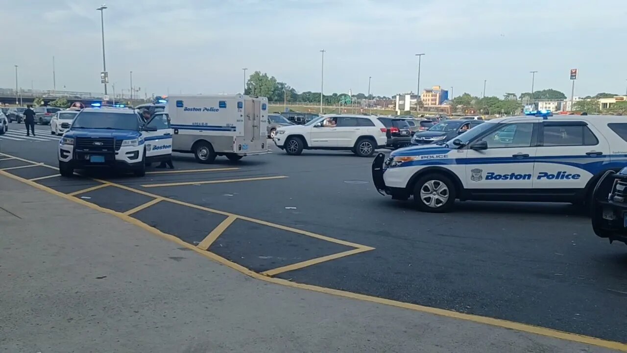 Boston police to the rescue after security guards start trouble with a minor at South Bay