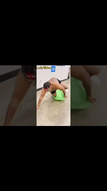 Can't Believe What This Guy Did At Walmart 😲🤣 #funny #funnymemes