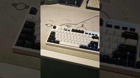 Stock Keyboard vs Modded Keyboard 😩