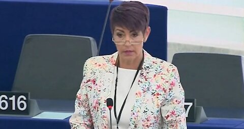 Parlamentaria europea criticó duramente el control abusivo del gobierno por el pasaporte verde