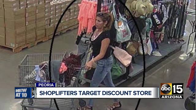 Shoplifters strike at Final Clearance store in Peoria