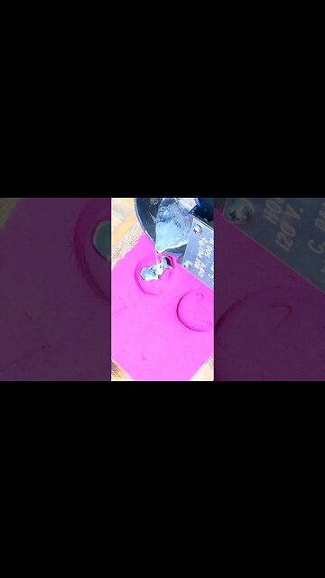 Pouring Molten Metal is So Satisfying