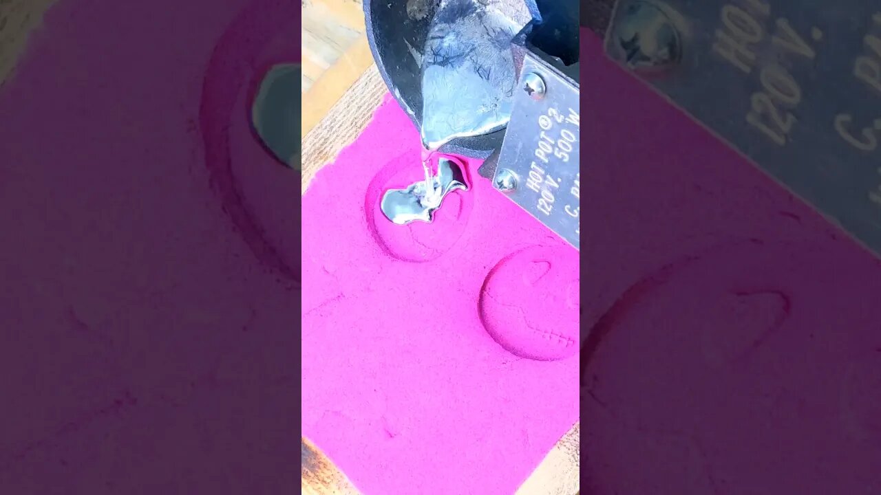 Pouring Molten Metal is So Satisfying