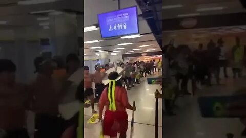 Índios no aeroporto de Brasília #shorts