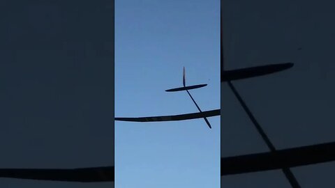 F5J RC Glider flies out the round after losing part of the #construction wing.