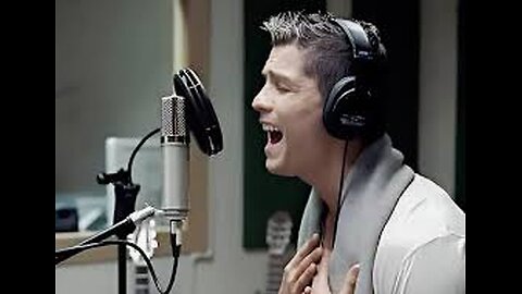 Cristiano Ronaldo singing a amazing song