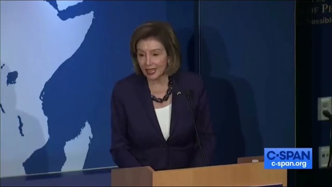 WATCH: Pelosi praises the Bush familyThey're all in the same club...