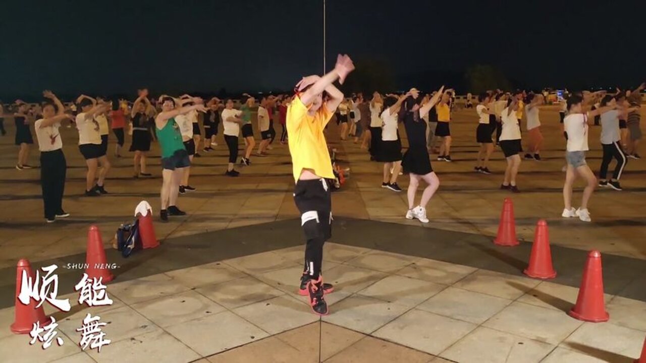 韩文歌广场舞《빙고 (答对了)》，时尚又新潮，一遍根本不够看！【順能炫舞團】