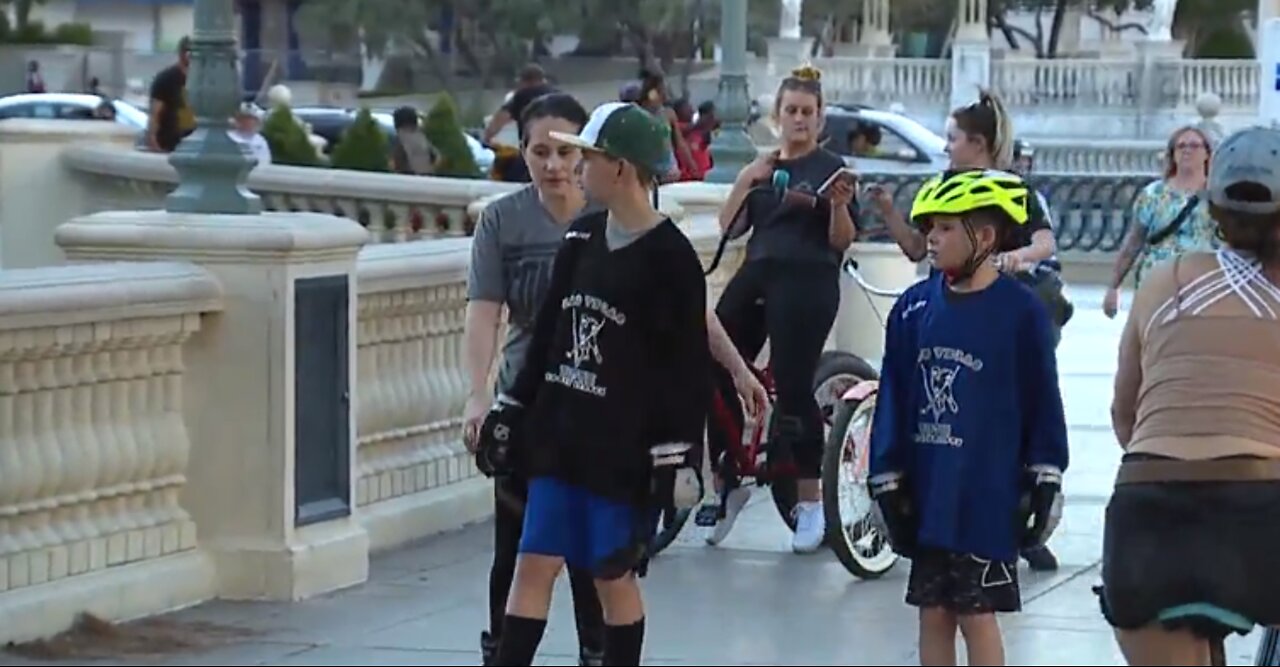 Youth hockey team Rollerblade on Vegas Strip
