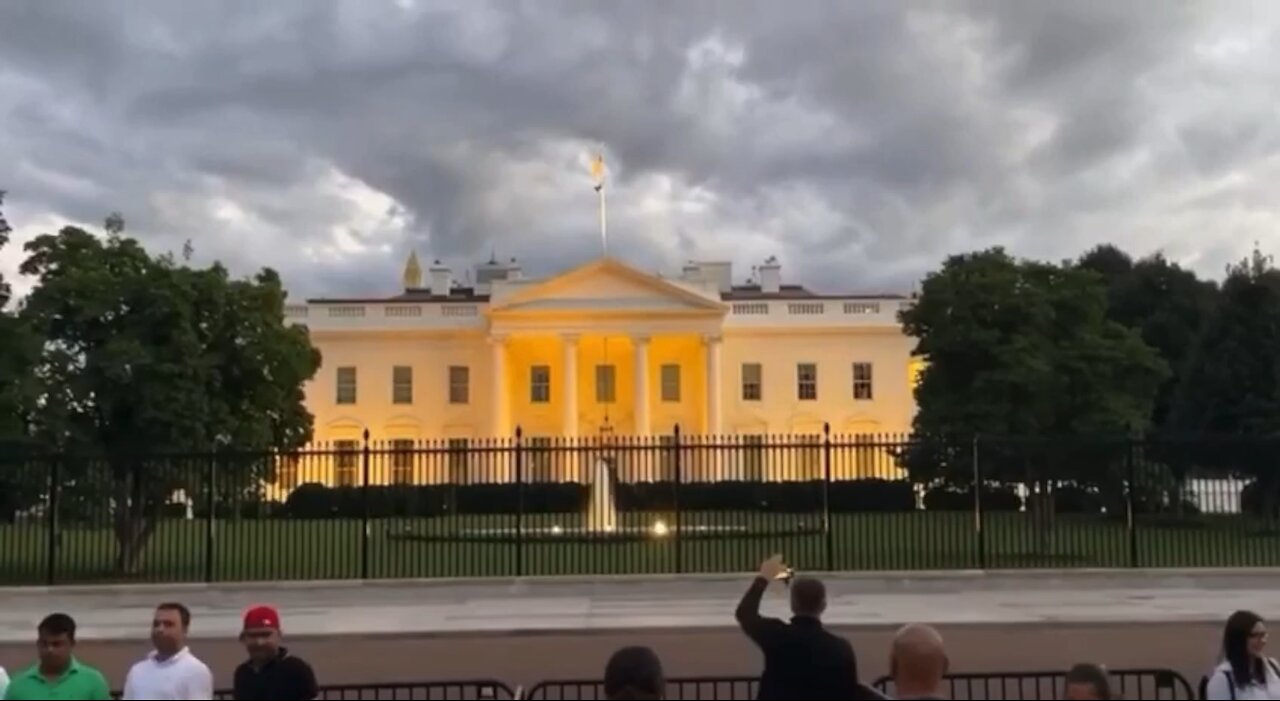 WHITE HOUSE LIT UP “GOLD”!