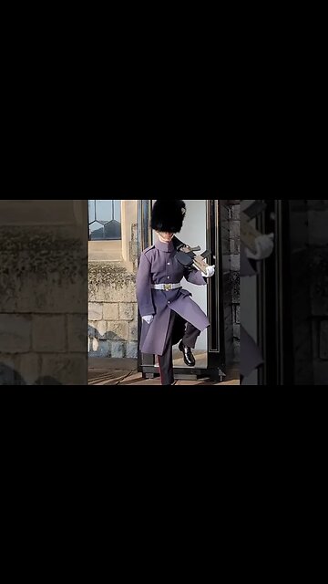 Guarding the Crown Jewls #toweroflondon