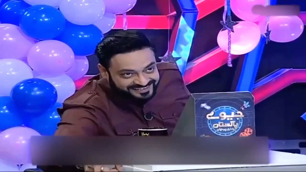 Laughing meme pakistani anchor