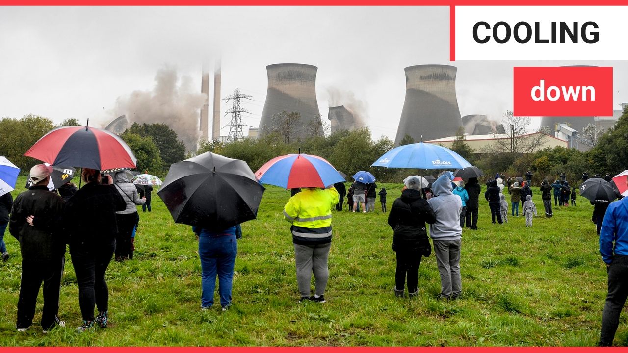 Demolition of four cooling towers at a record-breaking power station