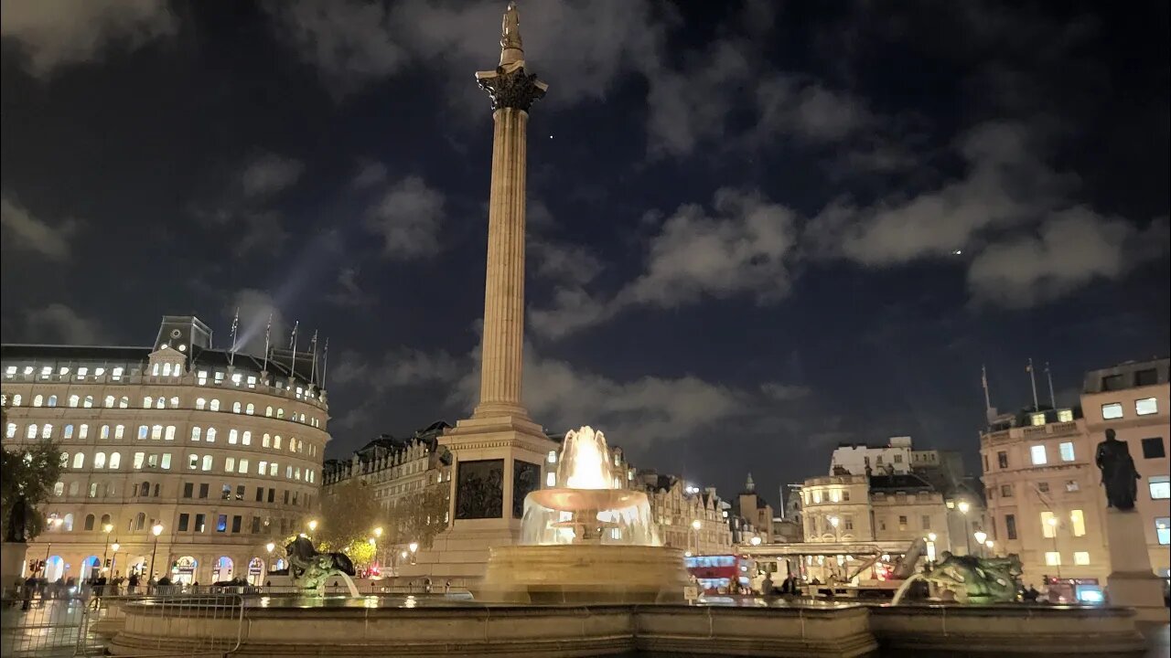 🔴 Trafalgar Square Live! I'm going to climb the Christmas tree 🎄