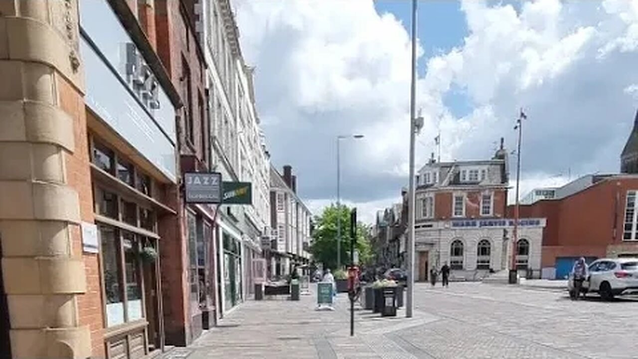 busy Leicester City Centre