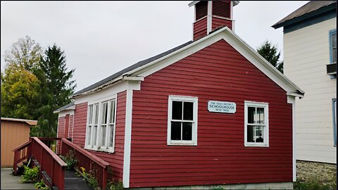 Exploring an schoolhouse from the 1800's