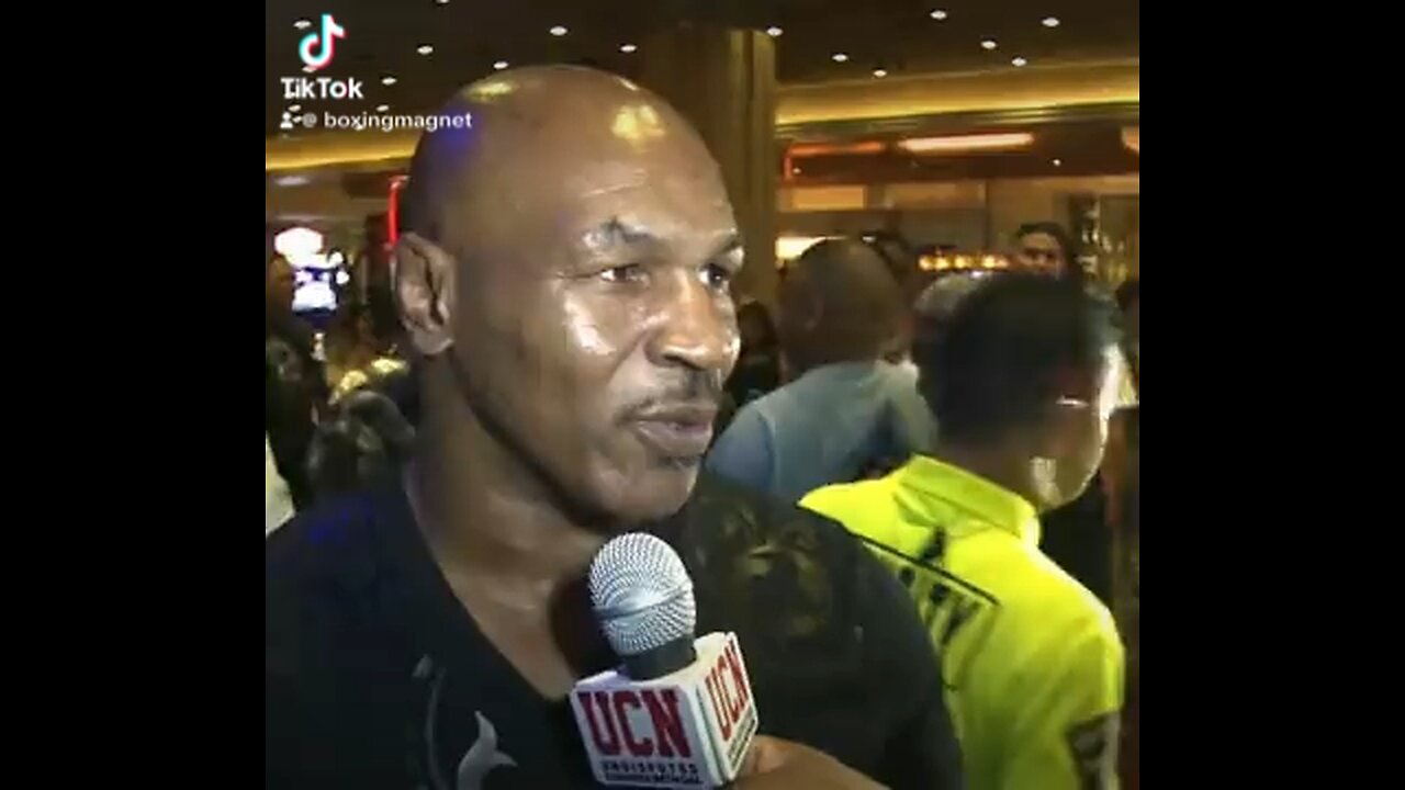Mike Tyson goes off at Floyd Mayweather after claims he’s better than Muhammad Ali‼️🔥