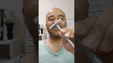 ASMR SINGING OF PEARL K2 RAZOR 💈🔊🪒👌🏾💈 #asmr #shavingproducts #singing #satisfying #safetyrazor #sotd