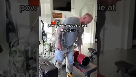 When your AirPods die at the Gym | TikTok by: hafthorbjornsson