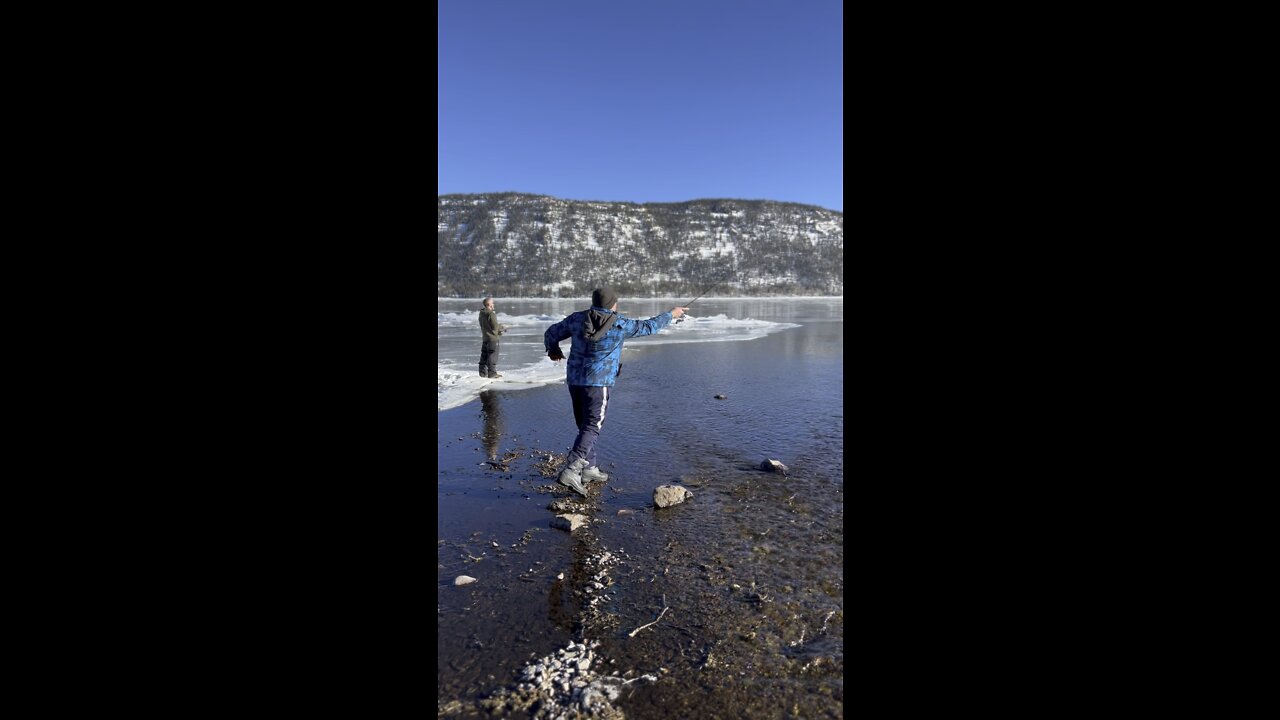 Cold Fishing! River Fishing. Ice Fishing