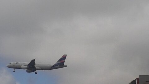 Airbus A320 PR-MYZ vindo de Brasília para Manaus