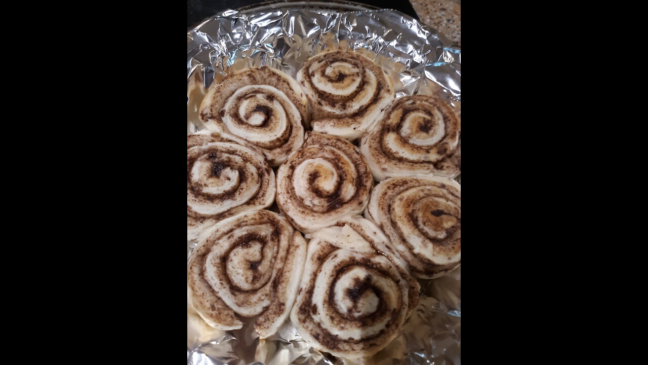 walnut & cinnamon sticky buns