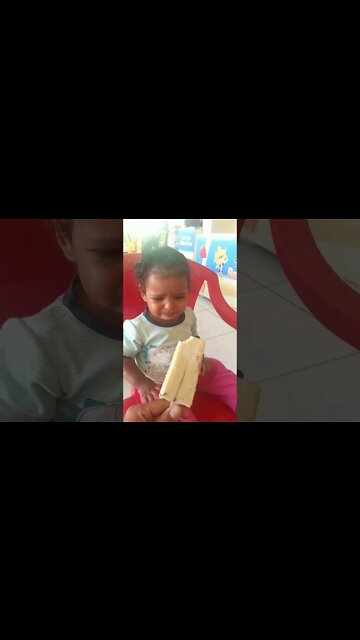 PRIMEIRA VEZ COMENDO SORVETE