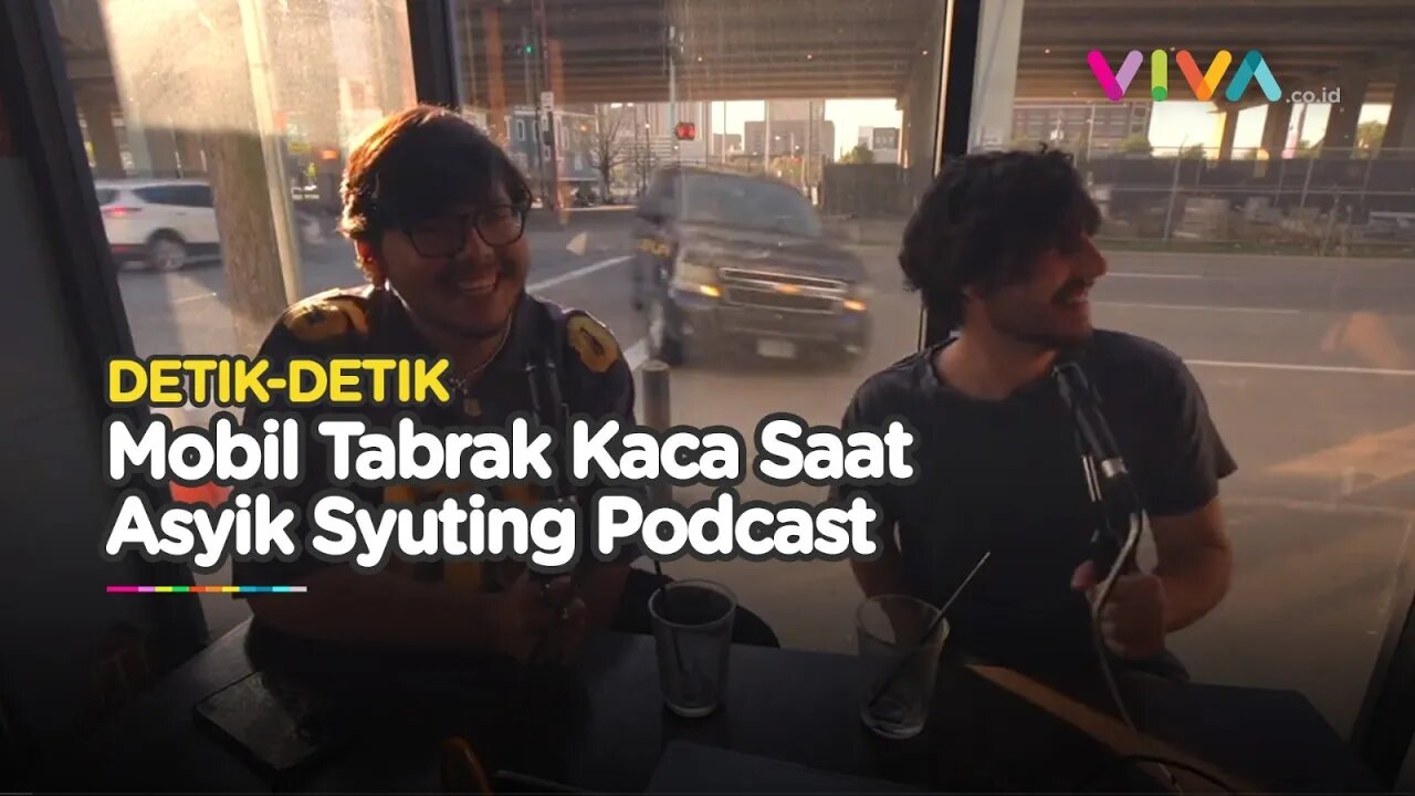 TERKEJUT! Lagi Asyik Syuting Podcast, Mobil Tiba-tiba Terobos Kaca Jendela