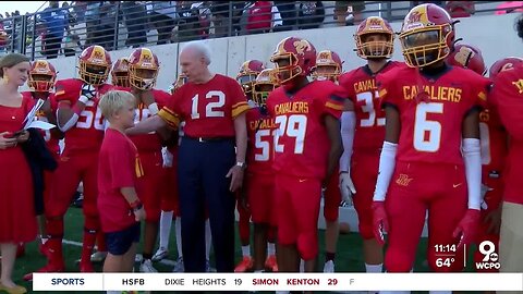 Roger Staubach honored by alma mater, throws ceremonial first pass