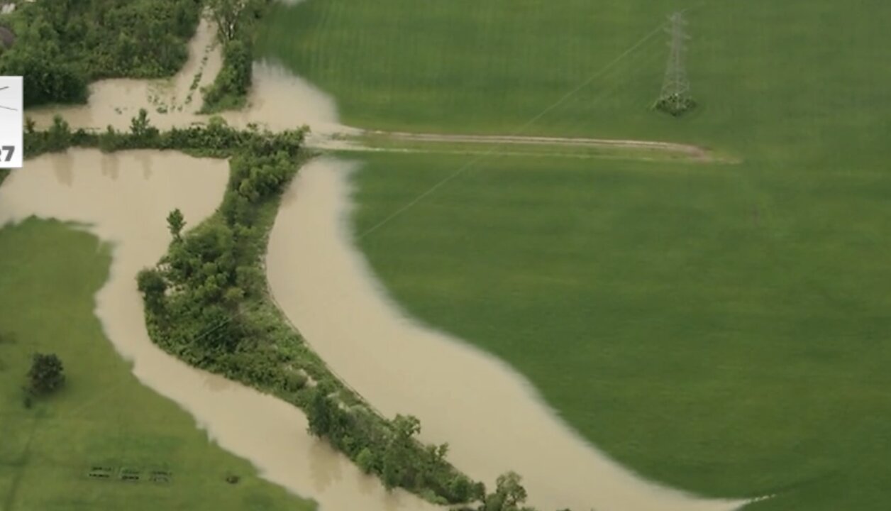 Massive water main break causes flooding in Macomb Township