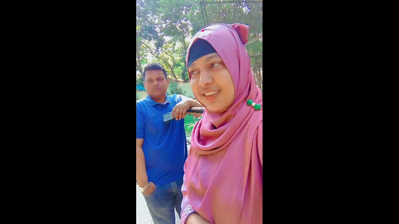 আপনাদের ভাইয়াকে নিয়ে একটু ঘুরতে বের হয়েছি উনি