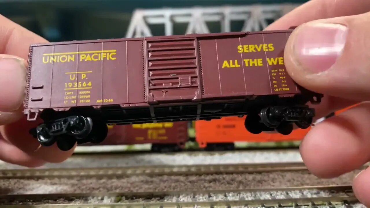 Review: N Scale Micro Trains 40' Box Car