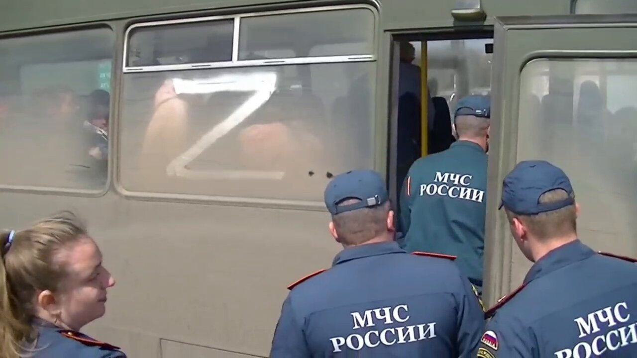 Russian servicemen continue to evacuate civilians from the Kharkov Region to the territory of the Russian Federation