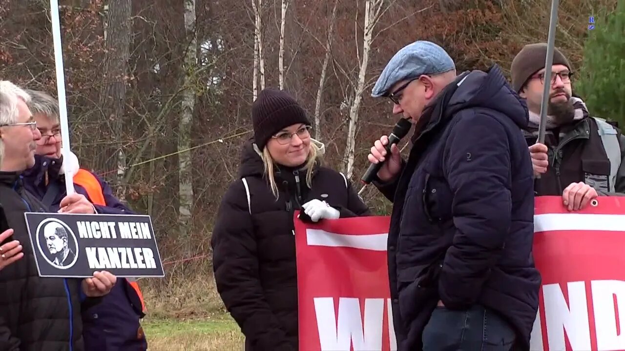 Lubmin - LNG - Demo - Thomas mit einer Rede an die Teilnehmer 14.01.2023