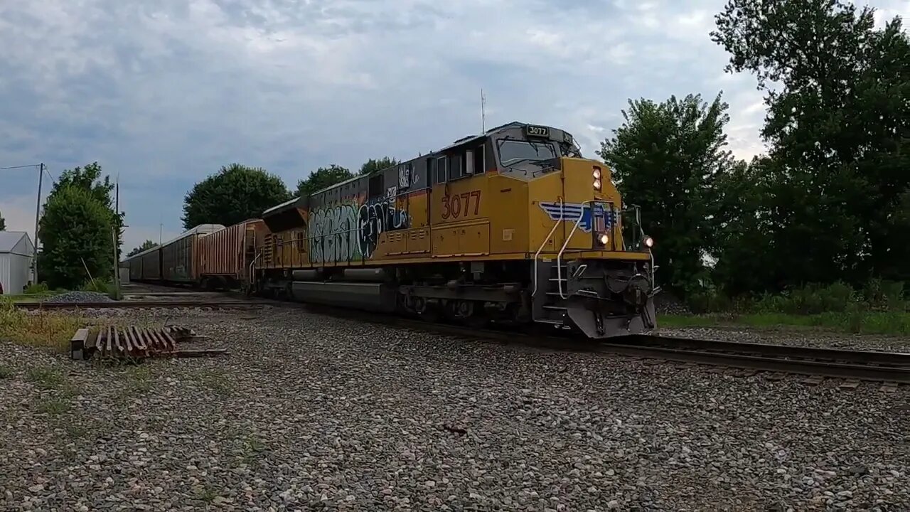 Fast Union Pacific mixed manifest, bouncy diamond & DPU, CSX Toledo sub