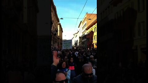 Italy Passes Mandate To Work