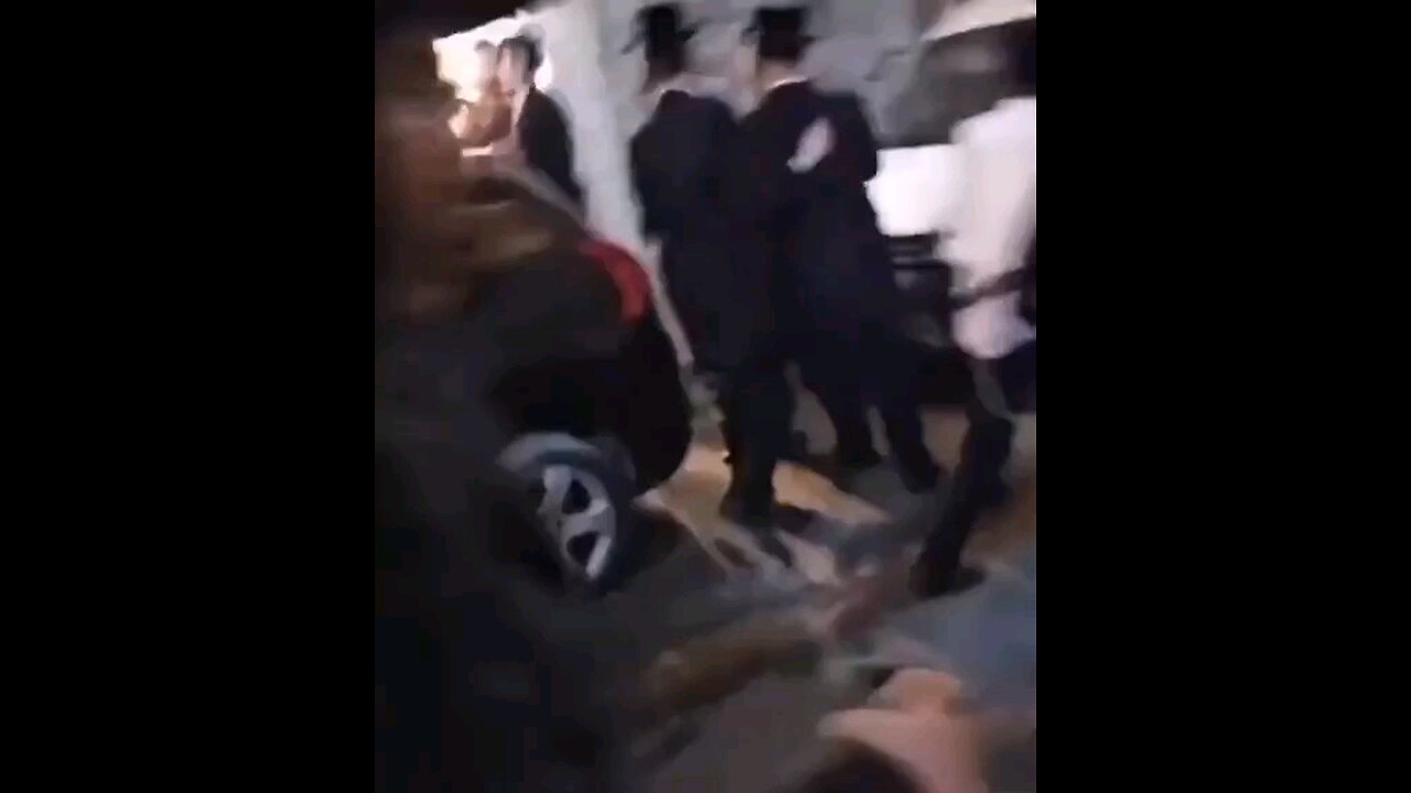 🏴‍☠⚔🏴‍☠ More occupation police attacking the Jewish Torah Center in the Meyashirim neighborhood