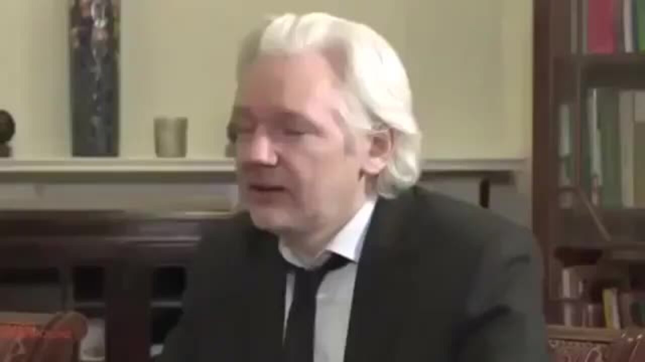 Julian Assange Reveals How US State Department Donated To The Clinton Foundation