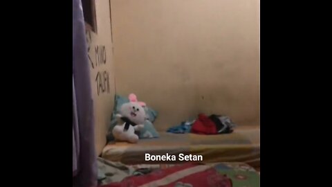 Boneka setan gerak sendiri