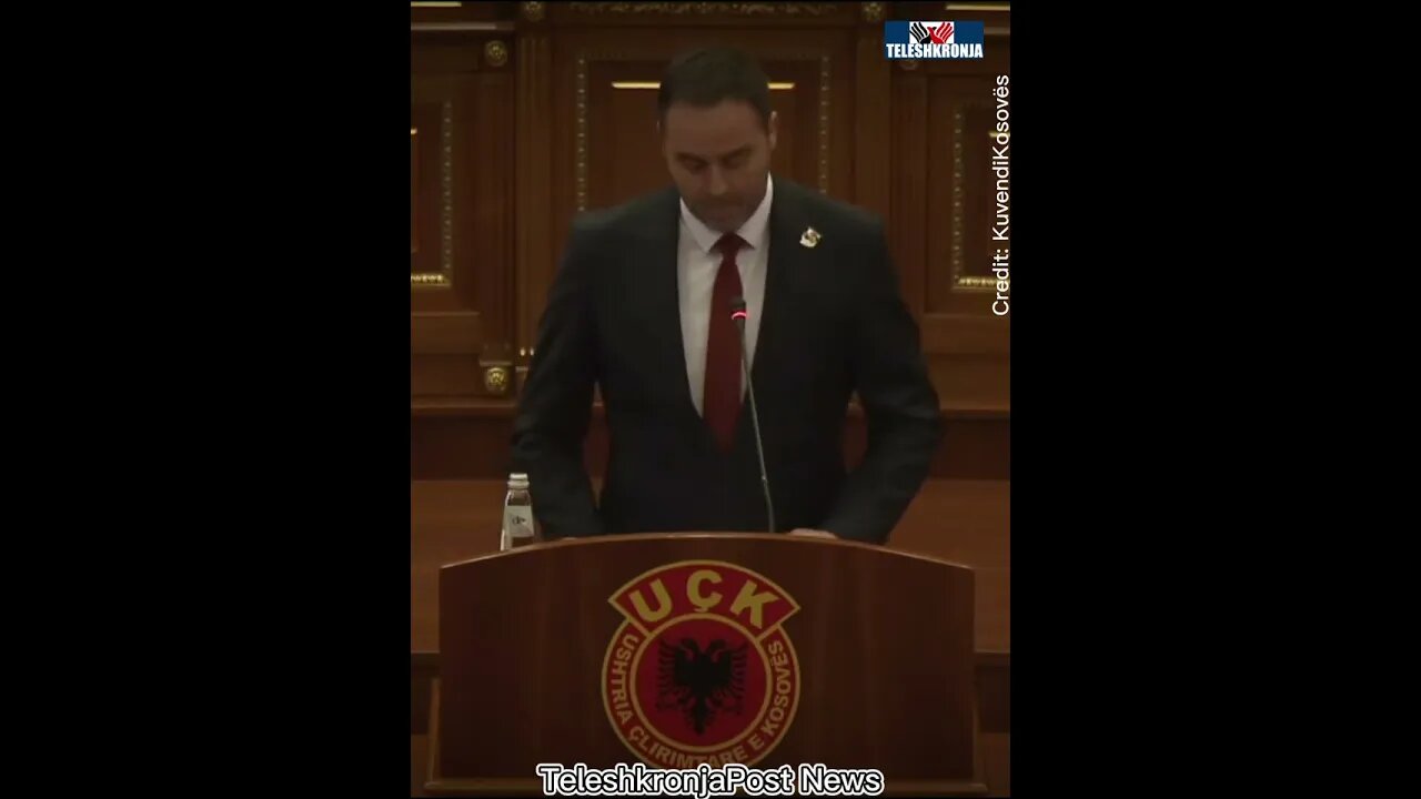 Glauk Konjucfa në lot, emocionon edhe Rifat Jasharin me storien e treguar