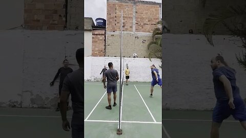 No contrapé da defesa, no futetênis! #futebol #futevôlei #futmesa