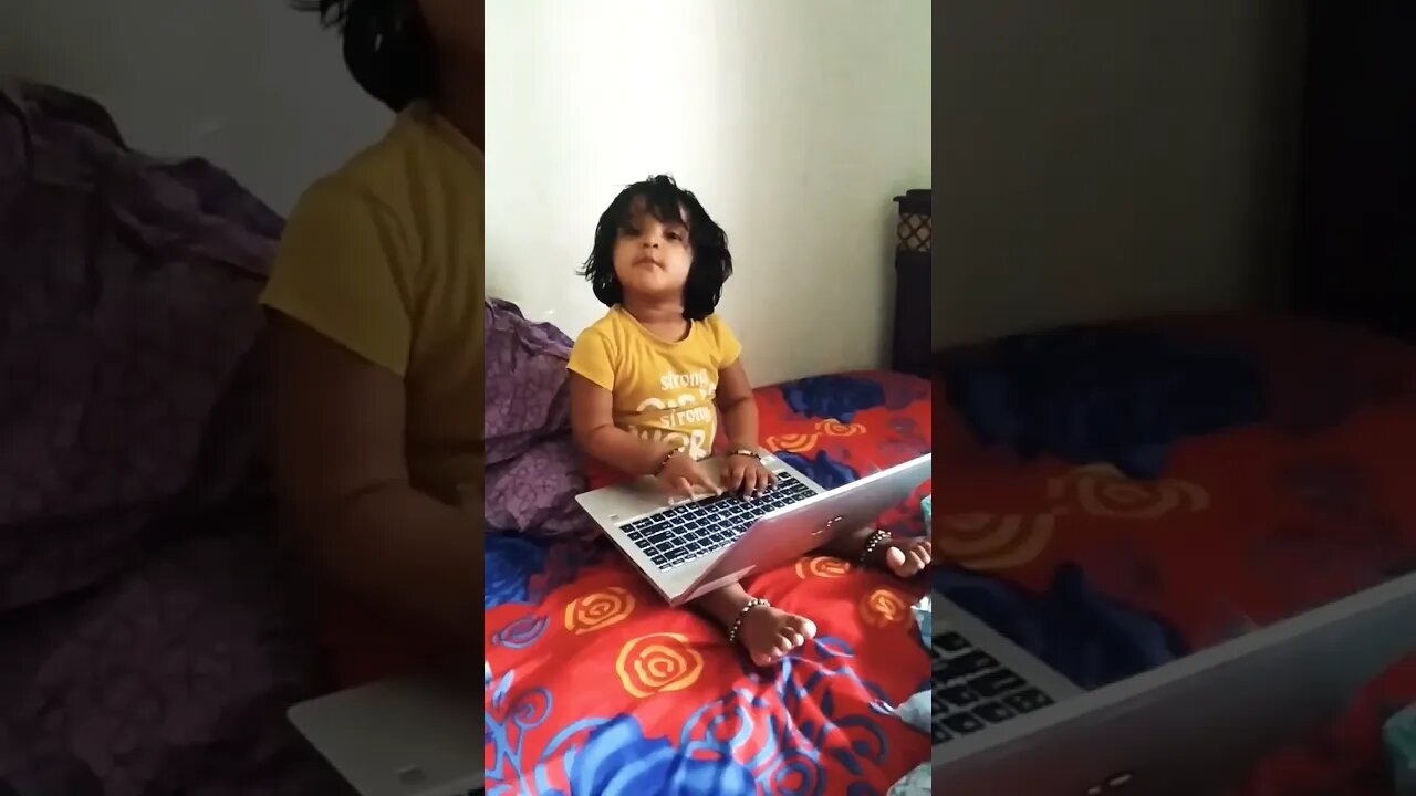 #shorts #ytshorts #viral #little #cute# dekho kitna busy hu mainπππ€