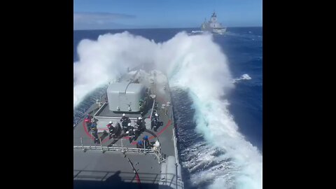 Underway Replenishment between KD Lekir and HMAS Supply