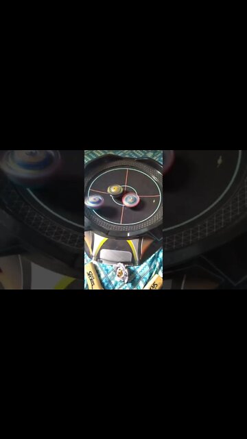 batalha de beyblade vanish fafnir vs savior valkyrie e ultimate valkyrie #batalhadebeyblade