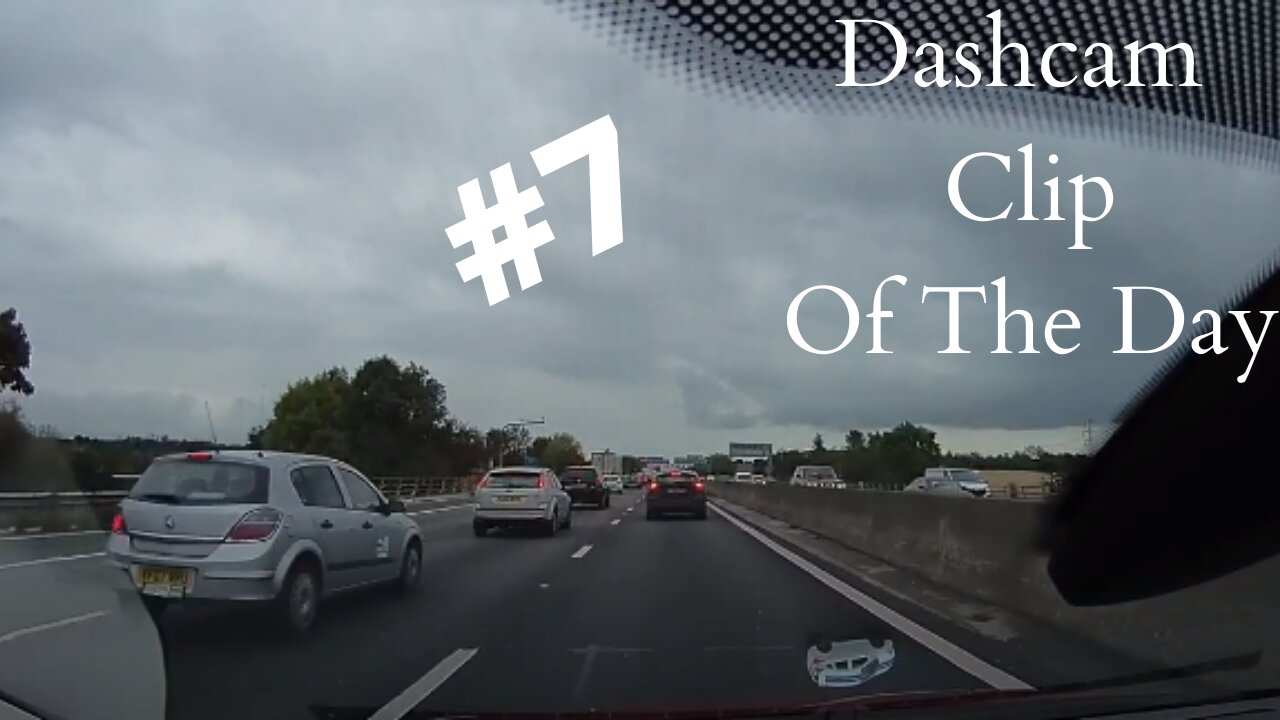 Dashcam Clip Of The Day #7 - World Dashcam - M25 Car Spin Out