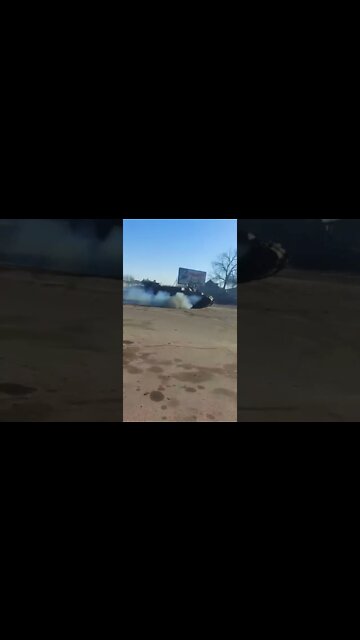 Locals in Volchansk, Kharkiv region, meet the Russian army. #ukraine